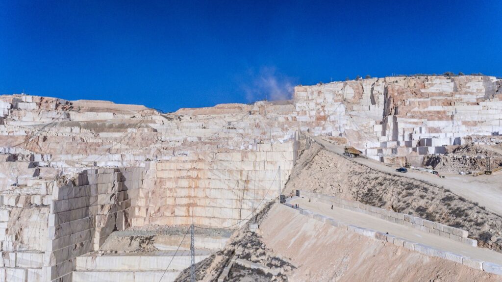 Crema Marfil Quarry