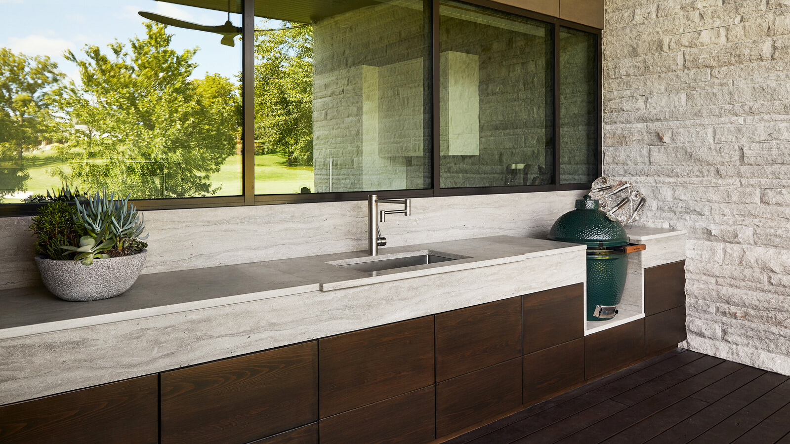 Phenix Marble Counter Exterior